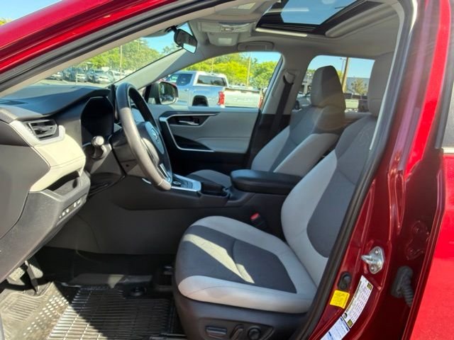 Used 2021 Pearl Toyota XLE image 11
