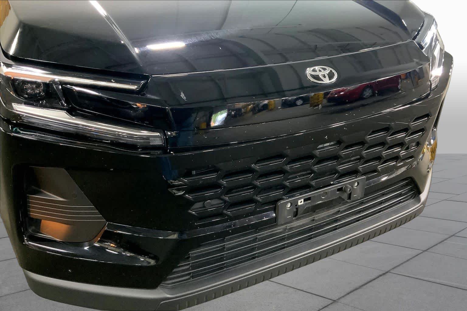 Used 2026 Midnight Black Metallic Toyota XLE Premium image 30