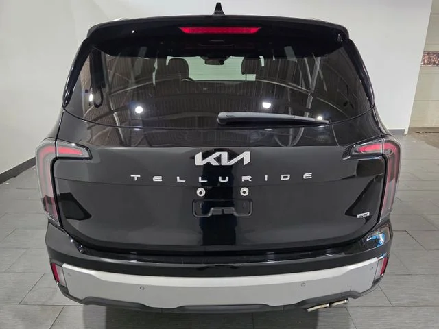 Used 2024 Black Kia SX image 4