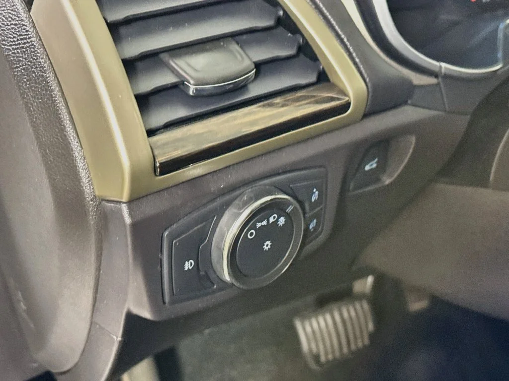 Used 2016 White Ford SE image 10