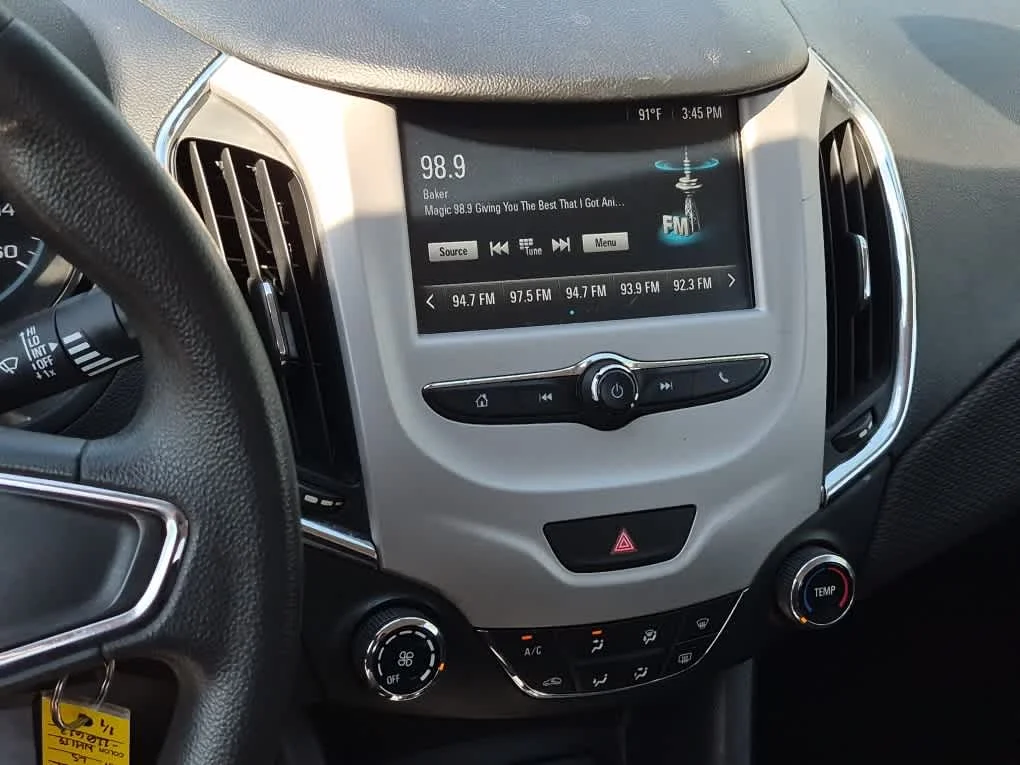 Used 2017 Summit White Chevrolet LS image 26
