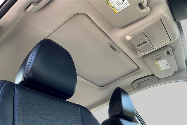Used 2022 Gray Nissan SL image 28