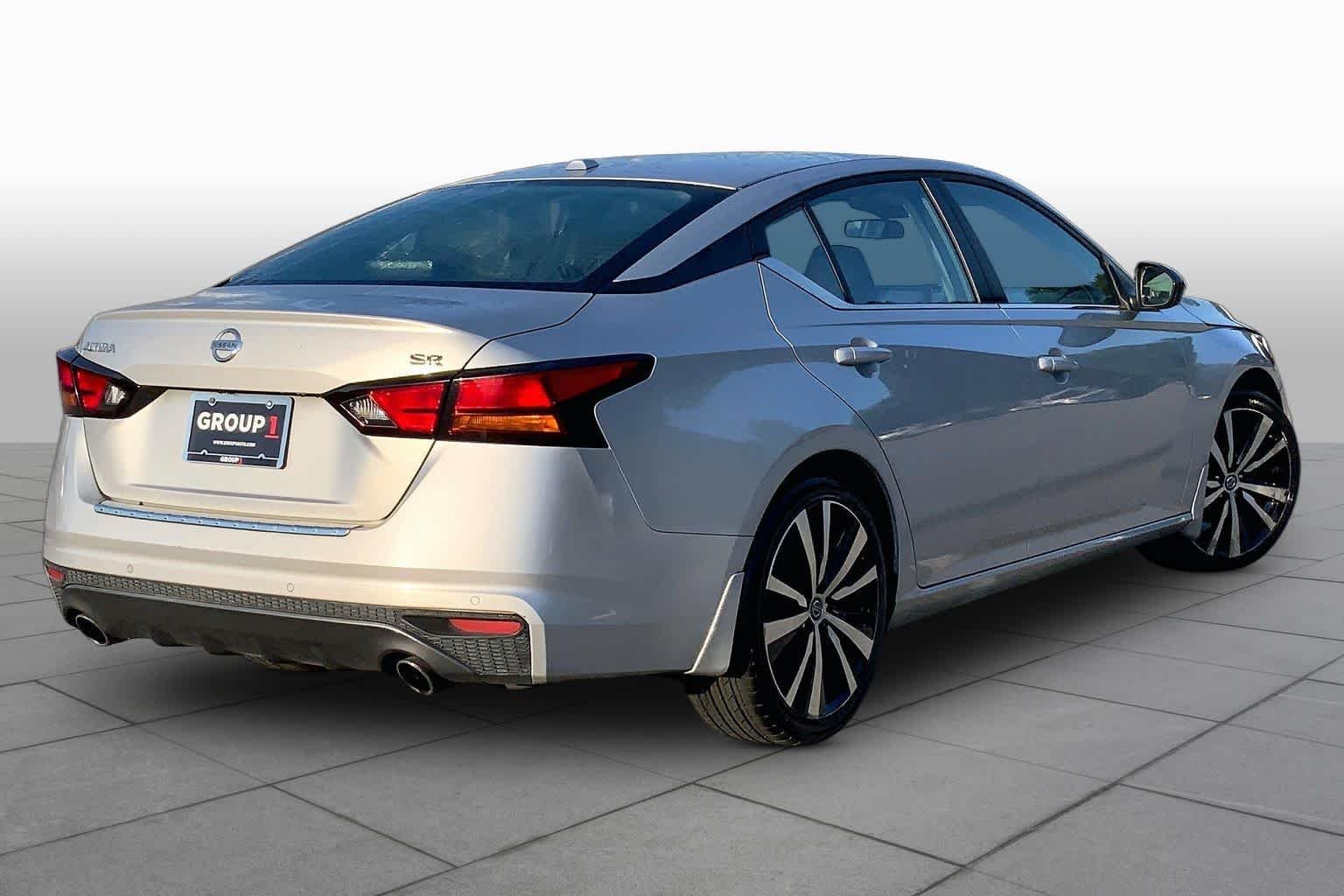 Used 2022 Brilliant Silver Metallic Nissan 2.5 SR image 13