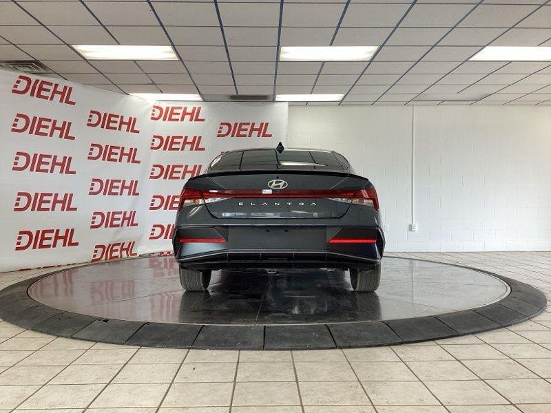 New 2026 Gray Hyundai SEL Sport image 6
