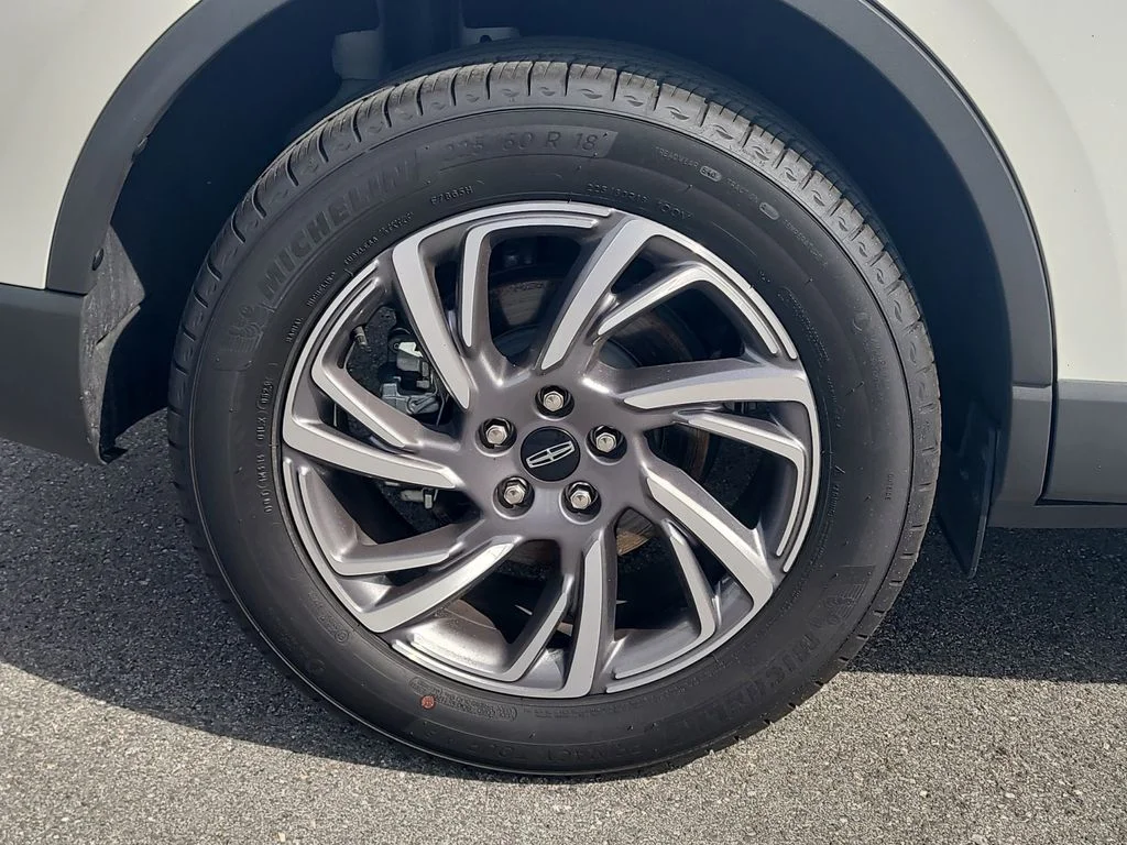 Certified Used 2023 White Lincoln Standard image 5