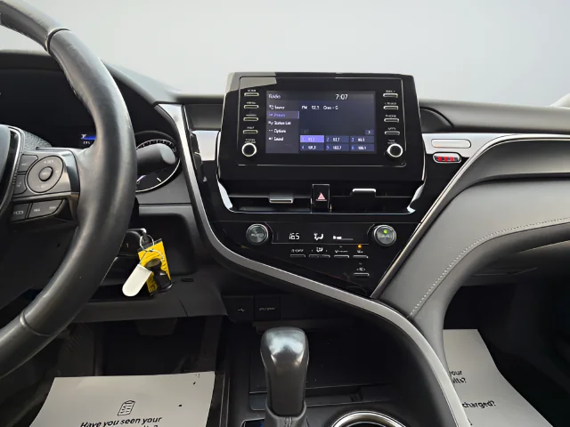 Used 2024  Toyota  image 18