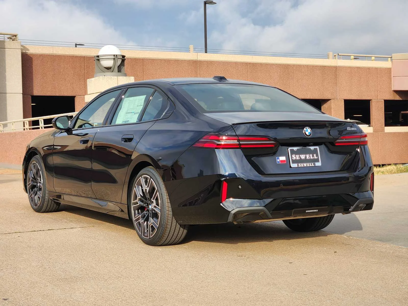 New 2027 Carbon Black Metallic BMW 530i image 3