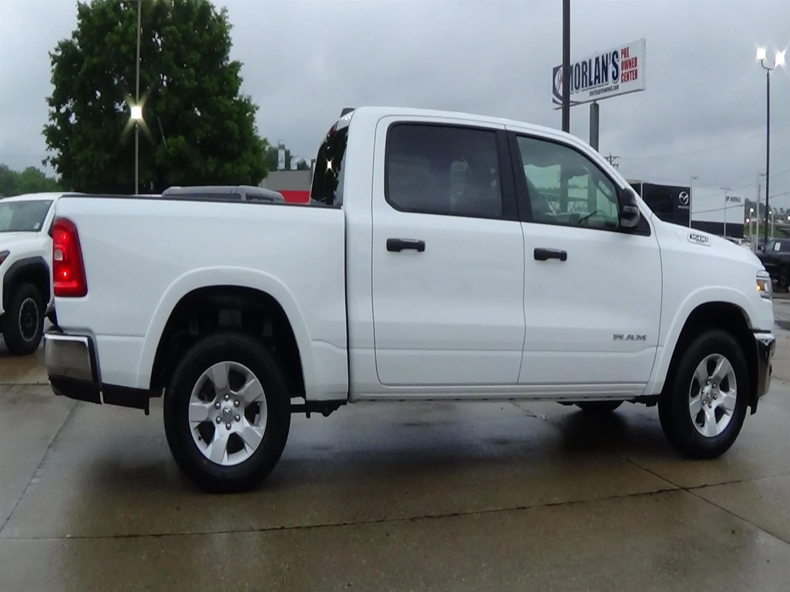 Used 2025 Bright White Clear Coat (pw7) RAM Big Horn image 5