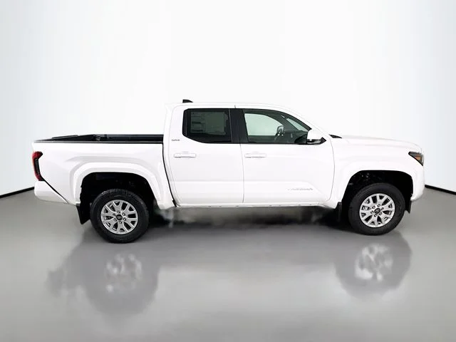 New 2026 White Toyota SR5 image 8