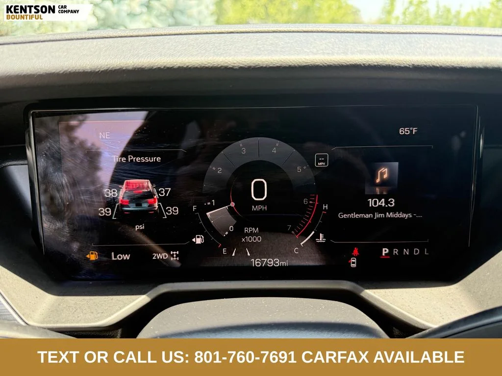 Used 2025 Gray GMC Elevation image 15