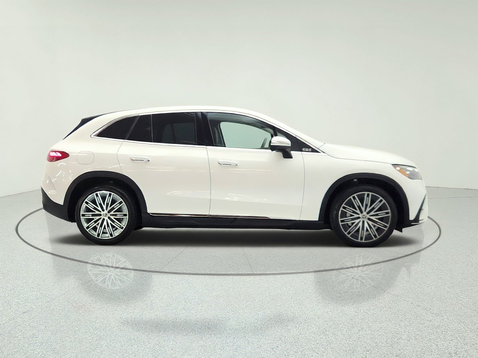 Used 2023 Polar White Mercedes-Benz EQE 500 4MATIC® SUV image 4