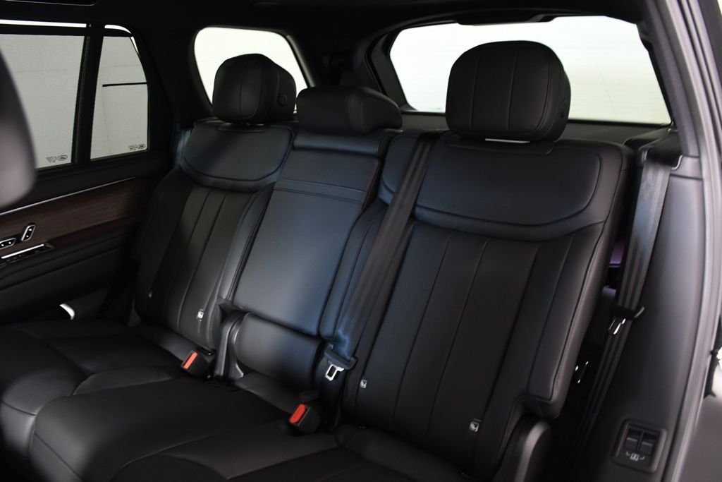 New 2026 Santorini Blk Land Rover SE image 27