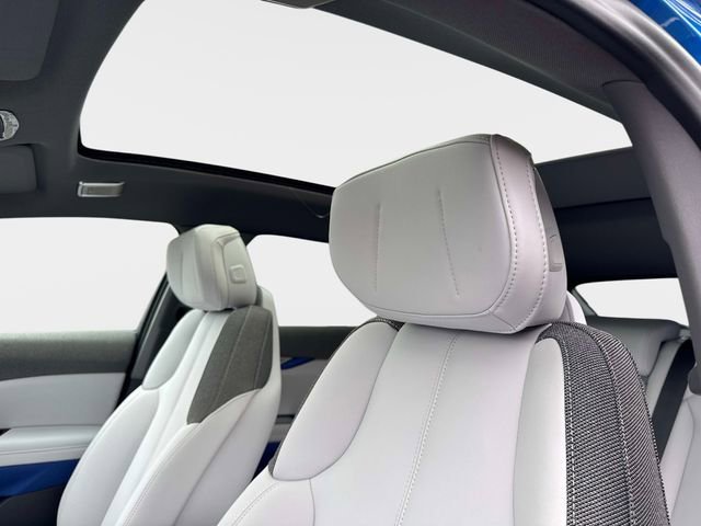 2026 Cadillac OPTIQ Luxury - Photo 17
