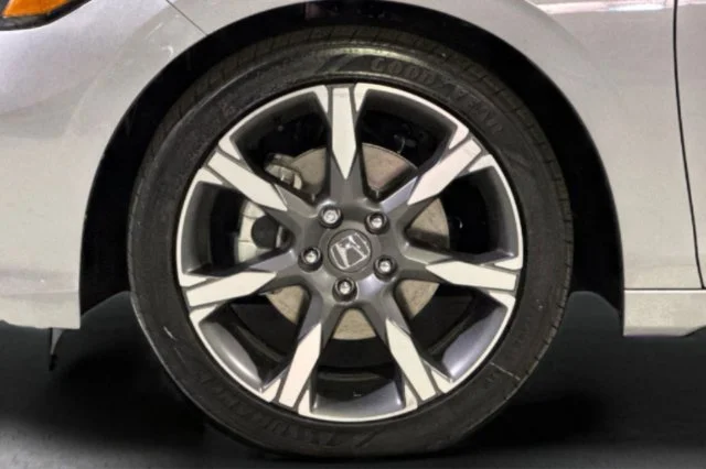 New 2026 Solar Silver Metallic Honda Sport Touring image 32