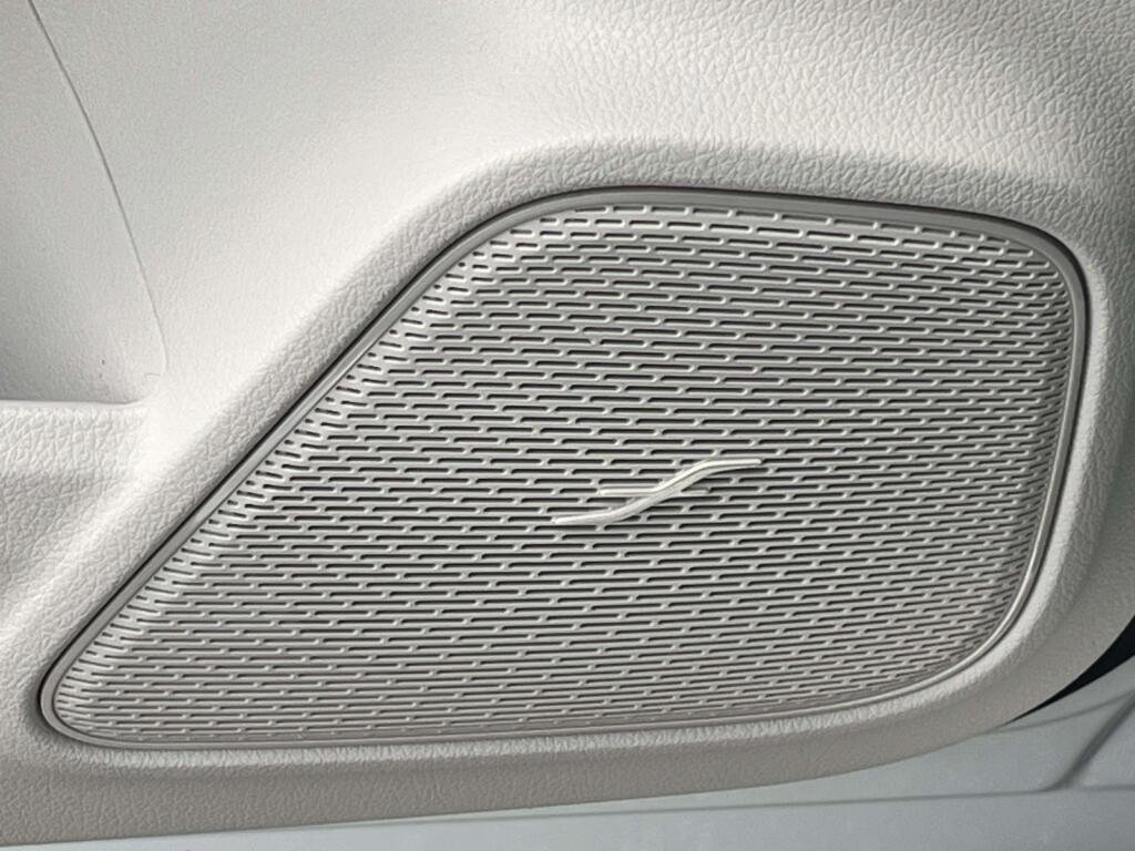 New 2026 Polar White Mercedes-Benz GLA 250 image 31