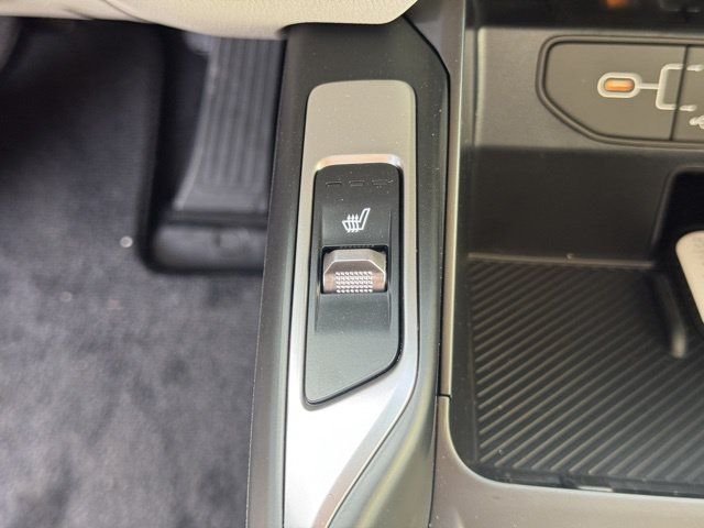 New 2026 Glacial White Pearl Kia S image 24