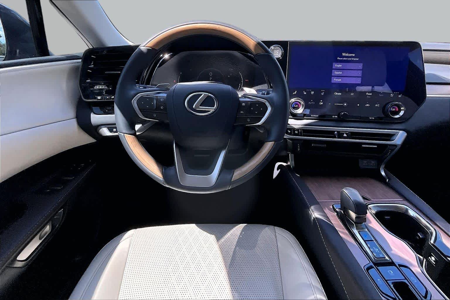 Certified Used 2023 NORI GREEN PEARL Lexus Premium Plus image 6