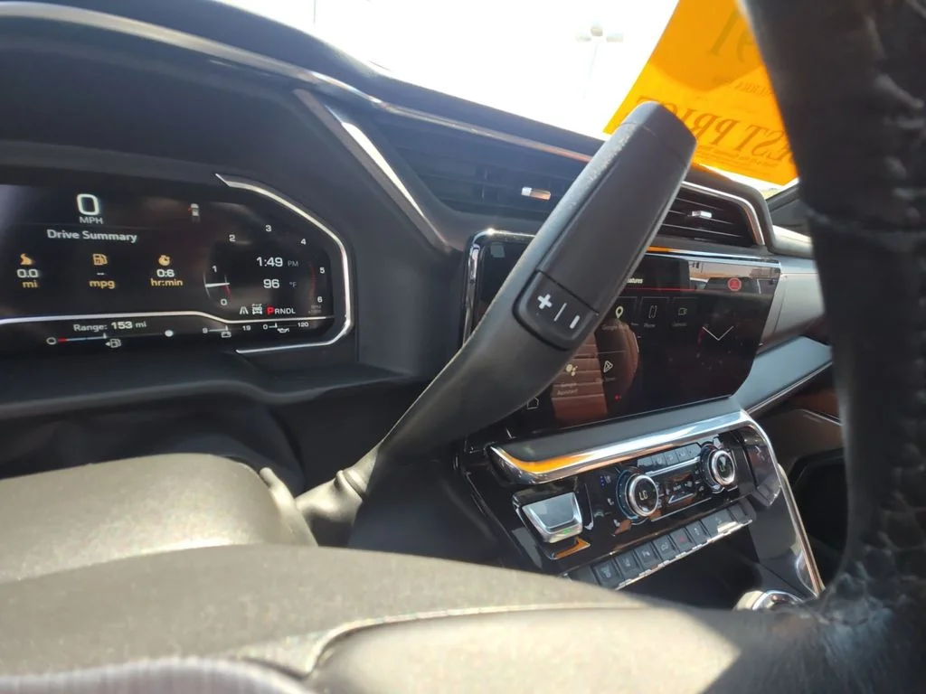 Used 2024 Silver GMC Denali Ultimate image 18