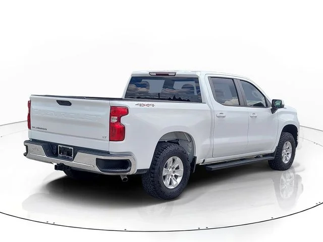 Used 2021 White Chevrolet LT image 5
