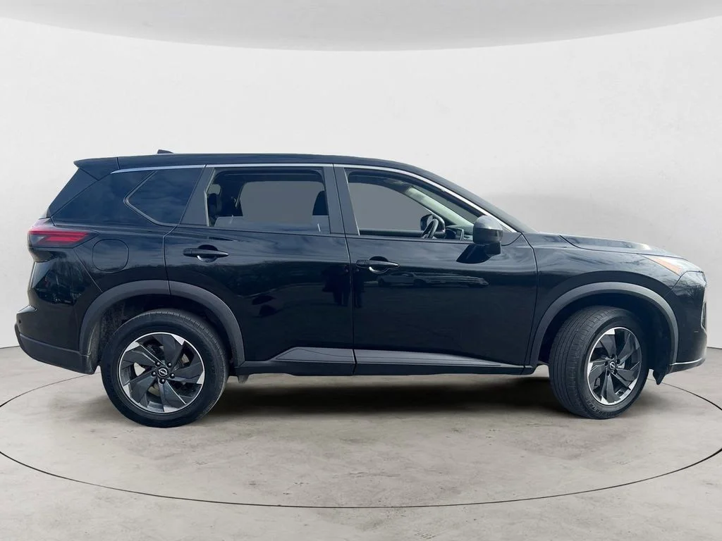 Used 2024 Nissan Rogue SV with VIN 5N1BT3BB1RC705803 for sale in Monroe, WI