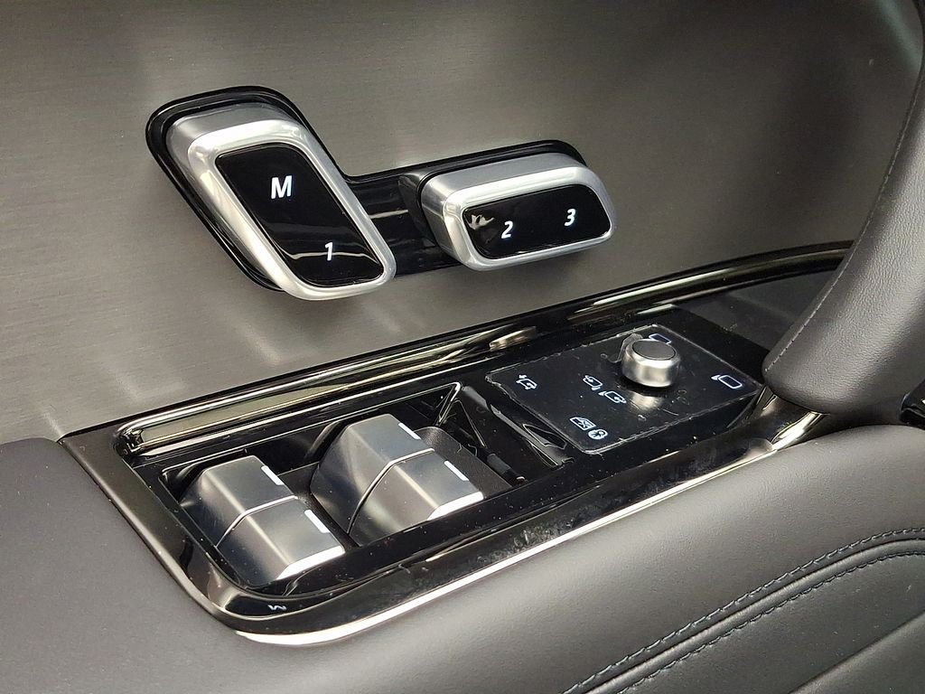New 2026 Charente Grey Land Rover Dynamic SE image 20