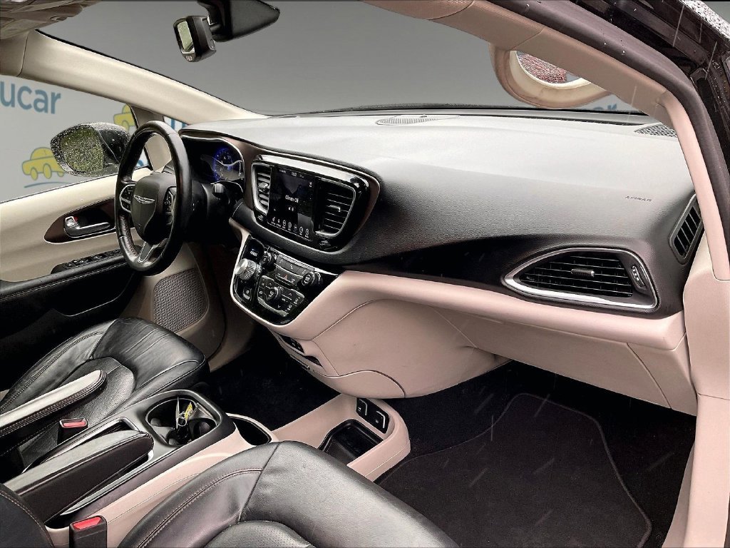 Used 2019 Black Chrysler Touring L Plus image 14