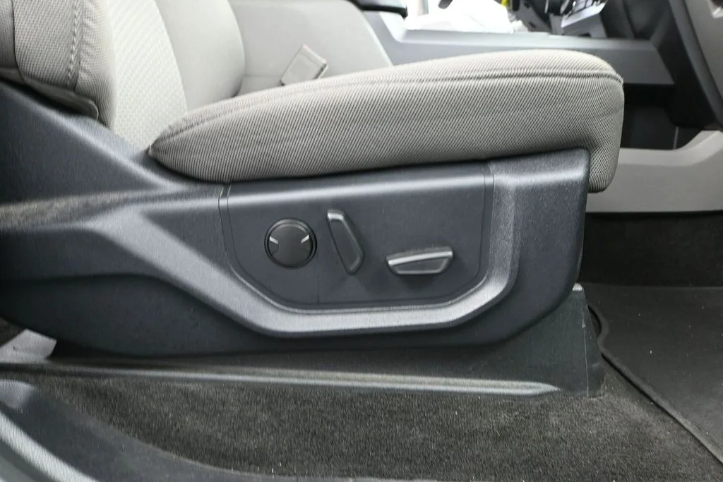 Used 2020 Gray Ford XLT image 39