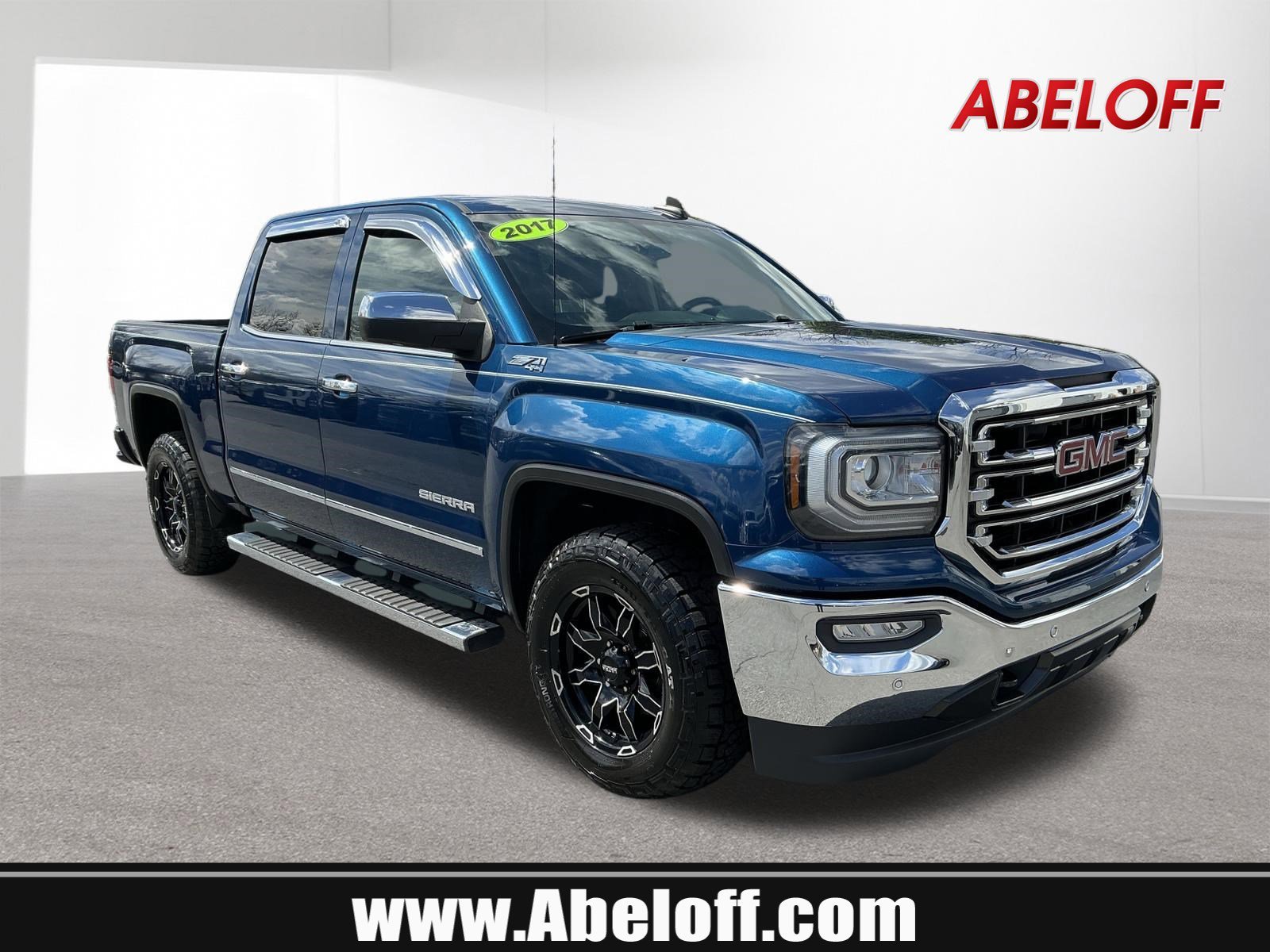 2017 GMC Sierra 4WD Crew Cab Short Box SLT's photo