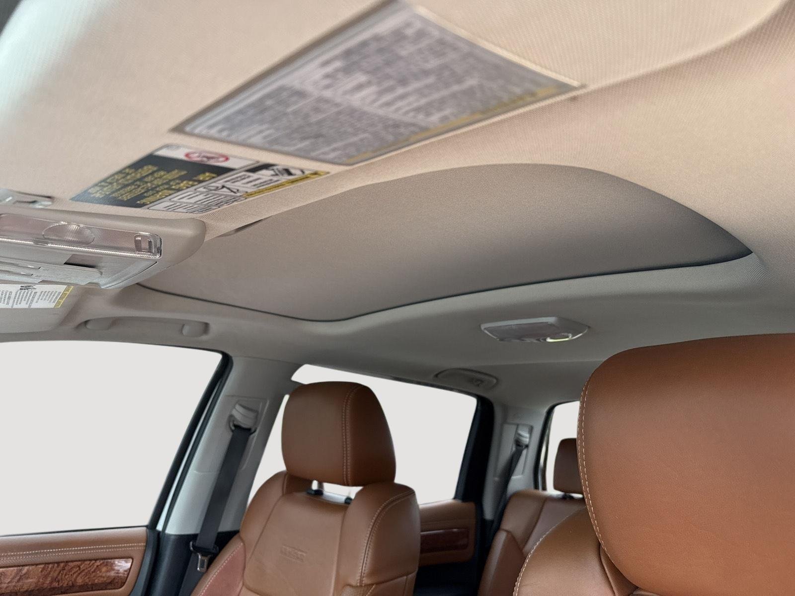 Used 2015 Super White Toyota Platinum image 4