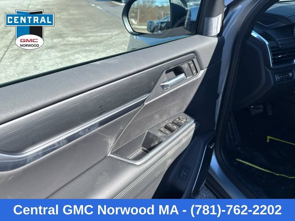New 2026 Sterling Metallic GMC Elevation image 14