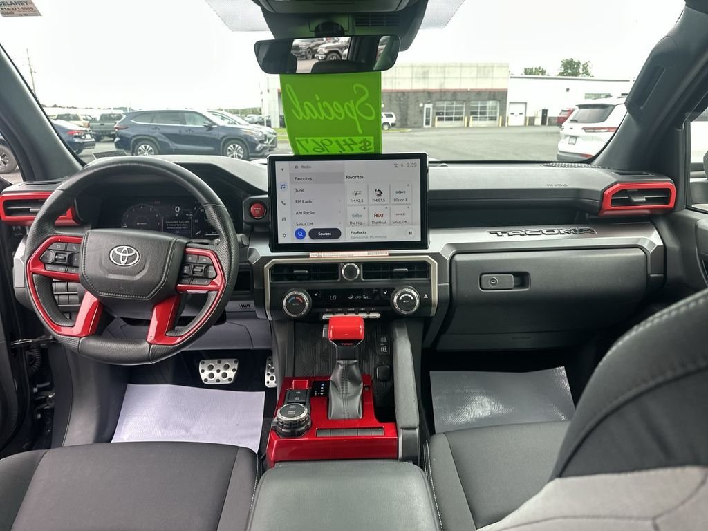 2025 Toyota Tacoma TRD Sport - Photo 10
