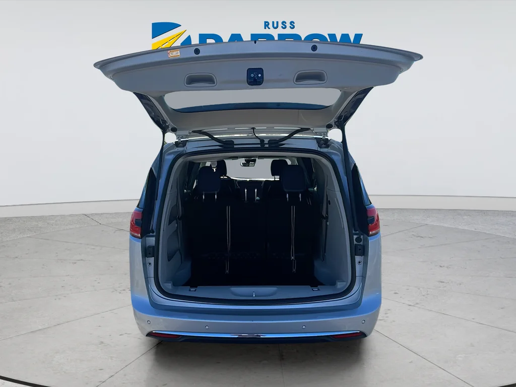 Used 2024 Silver Chrysler Touring L image 31