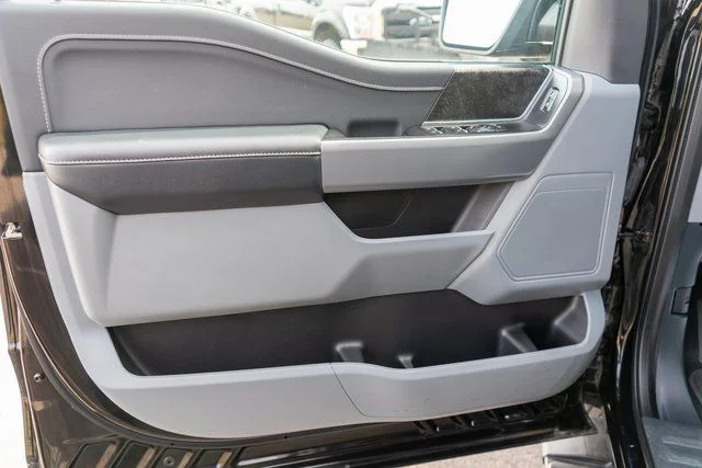 Used 2023 Black Ford XLT image 18