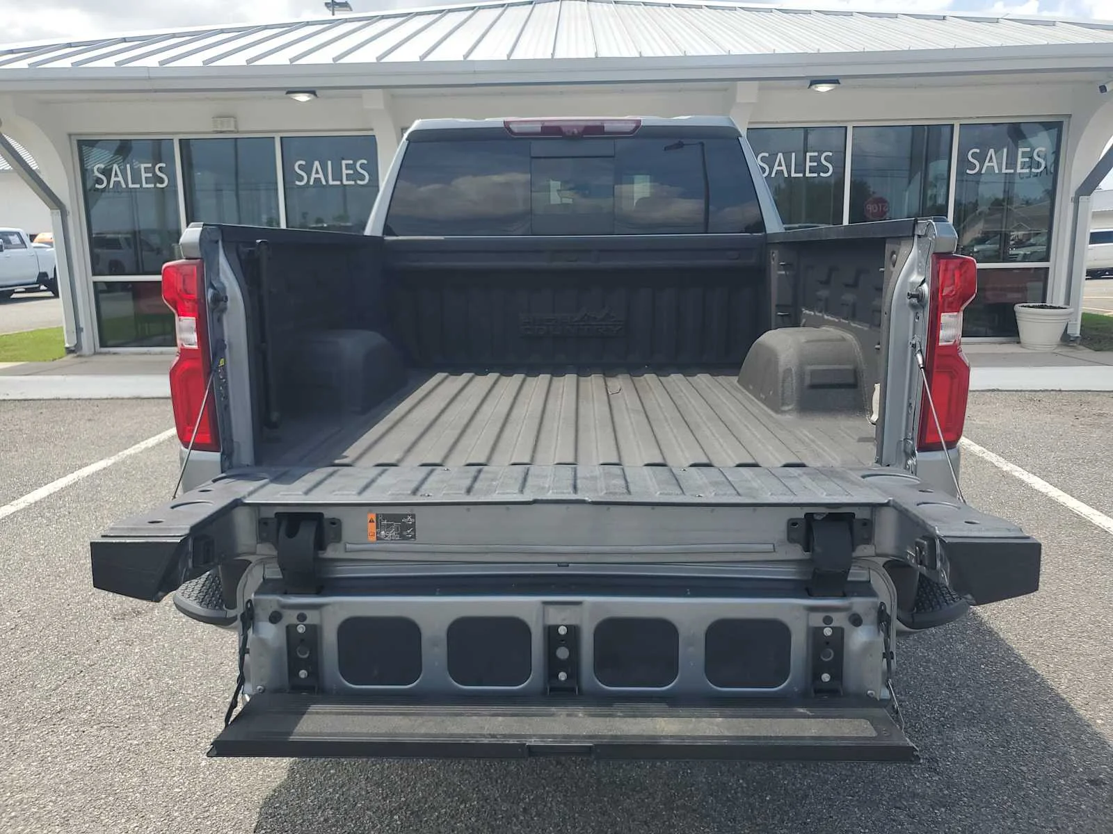 Used 2023 Sterling Gray Metallic Chevrolet High Country image 7