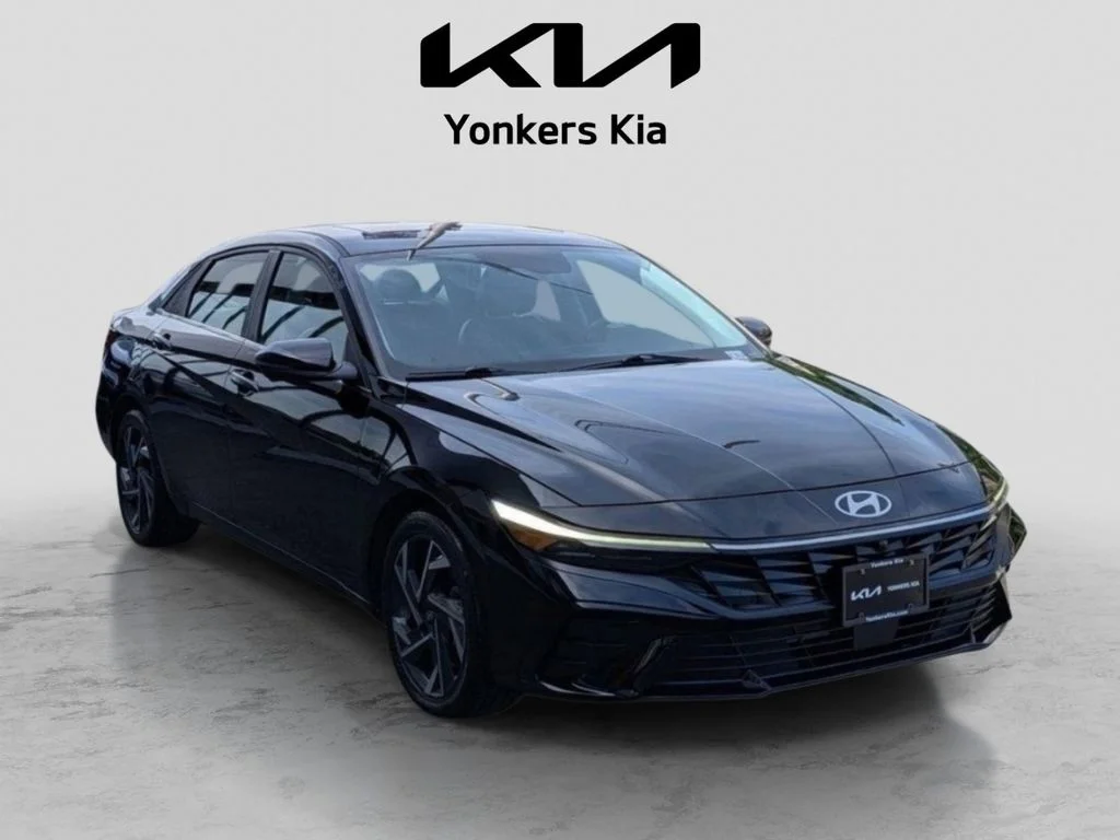 Used 2024 Black Hyundai Limited image 4