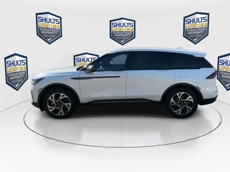 Used 2025 White Platinum Metallic Tri-Coat Lincoln Premiere image 6