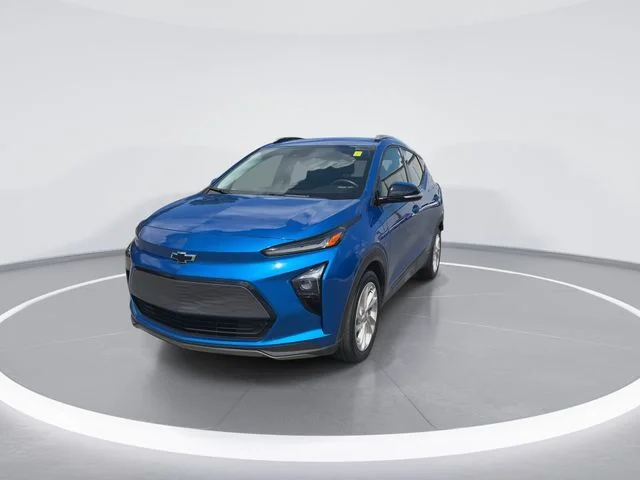 Used 2023 Blue Chevrolet LT image 3