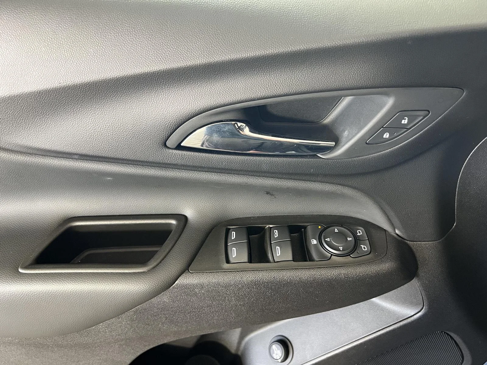 Used 2024 Lakeshore Blue Metallic Chevrolet LT image 7