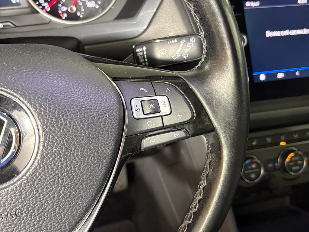 Used 2018  Volkswagen 2.0T SEL image 22