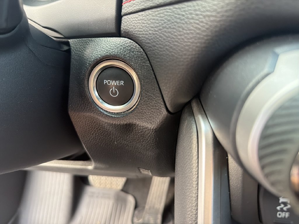 2025 Toyota RAV4 XSE - Photo 15