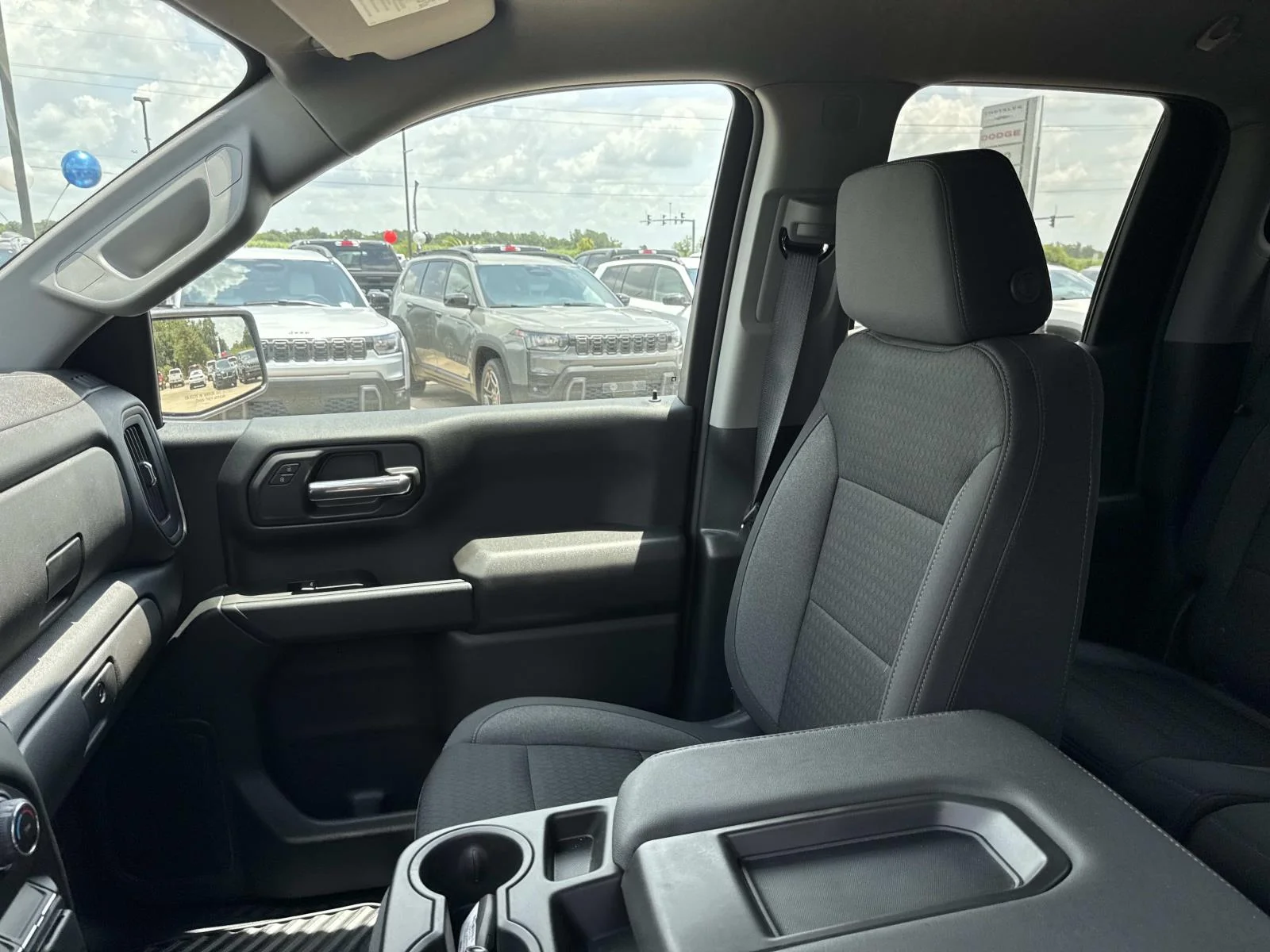 Used 2024 STERLING GRAY MET Chevrolet Custom image 15