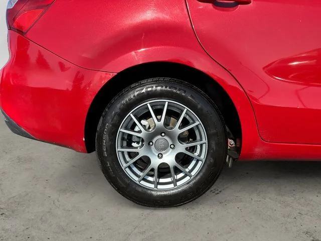 Used 2013 Red Kia LX image 9