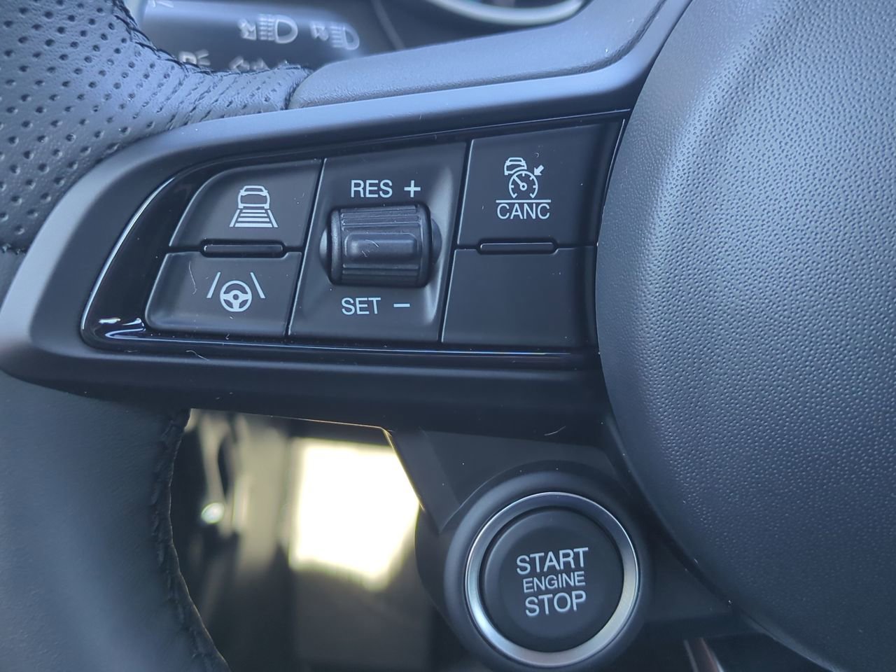 2025 Alfa Romeo Giulia Base - Photo 23