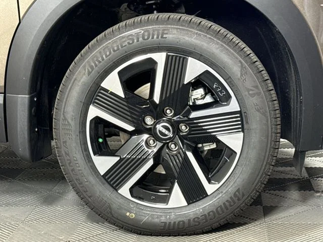 New 2026 Canyon Bronze Metallic Nissan SV image 10