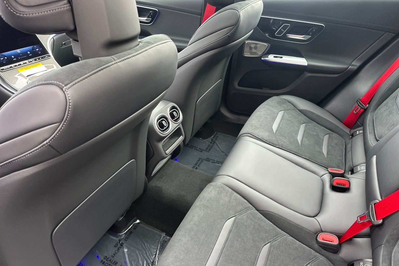 2025 Mercedes-Benz GLC AMG GLC63 S - Photo 8