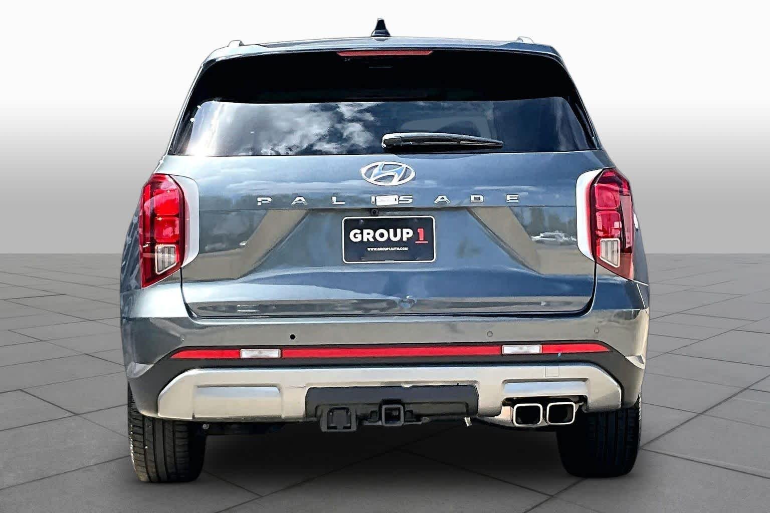 Used 2025 Steel Graphite Hyundai SEL Premium 7P image 5