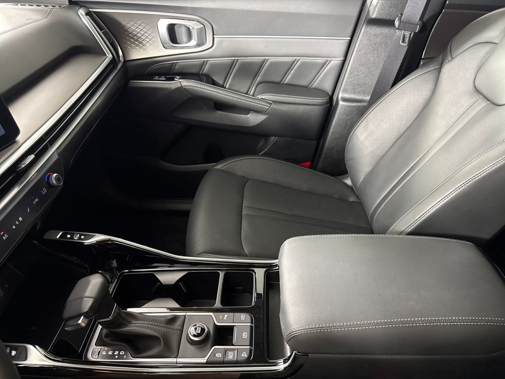 2025 Kia Sorento SX - Photo 20