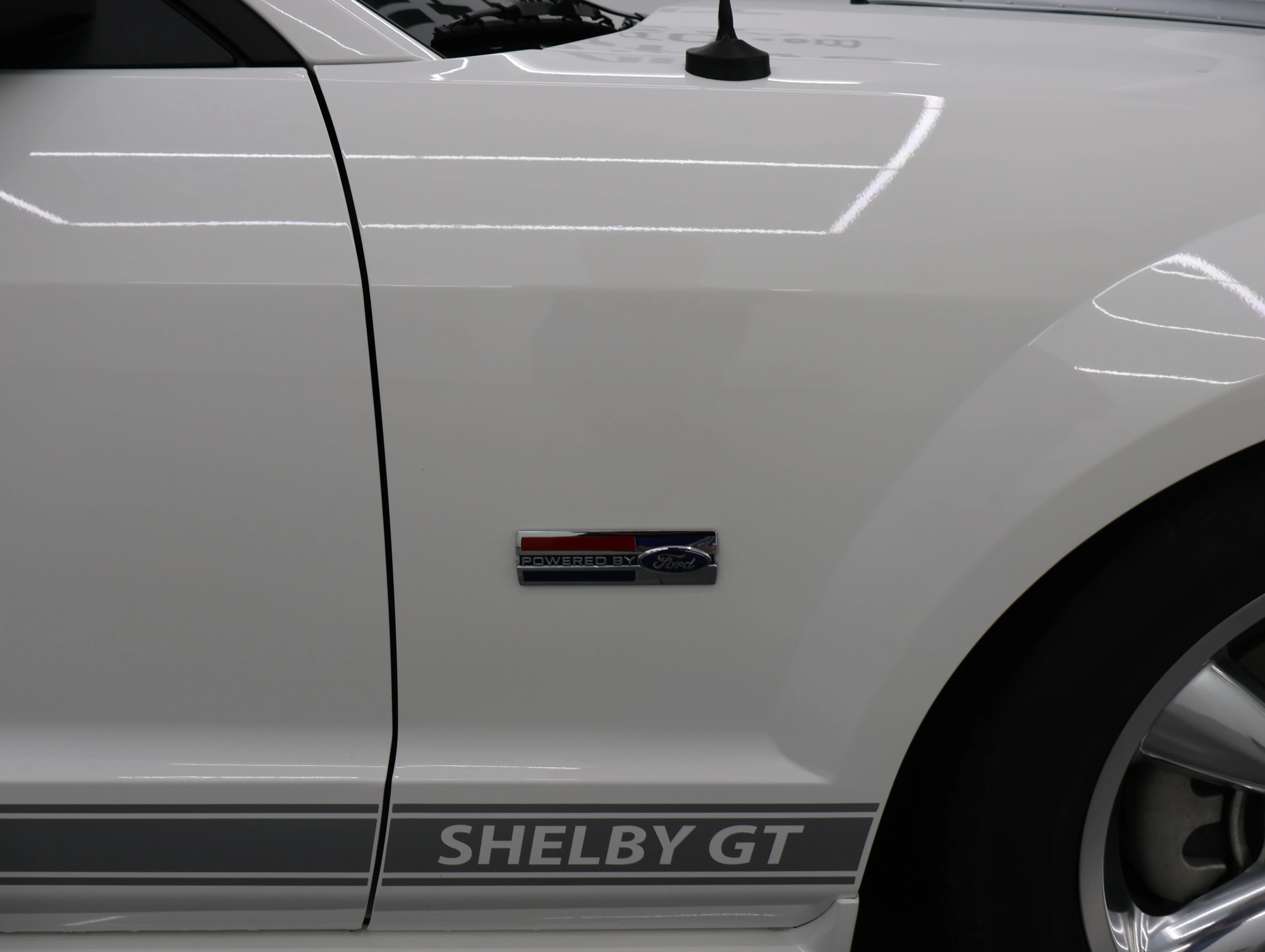 Used 2007 Performance White Ford GT Premium image 25