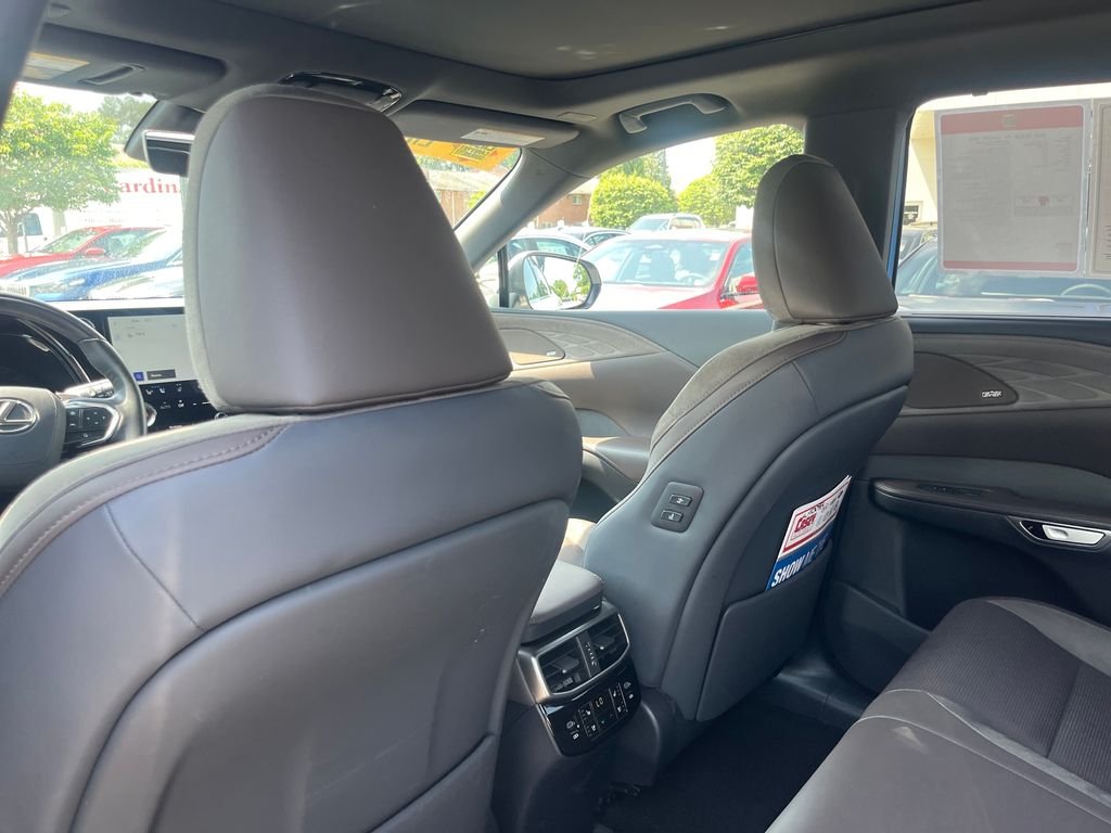 Used 2025 White Lexus 450h+ Luxury image 24