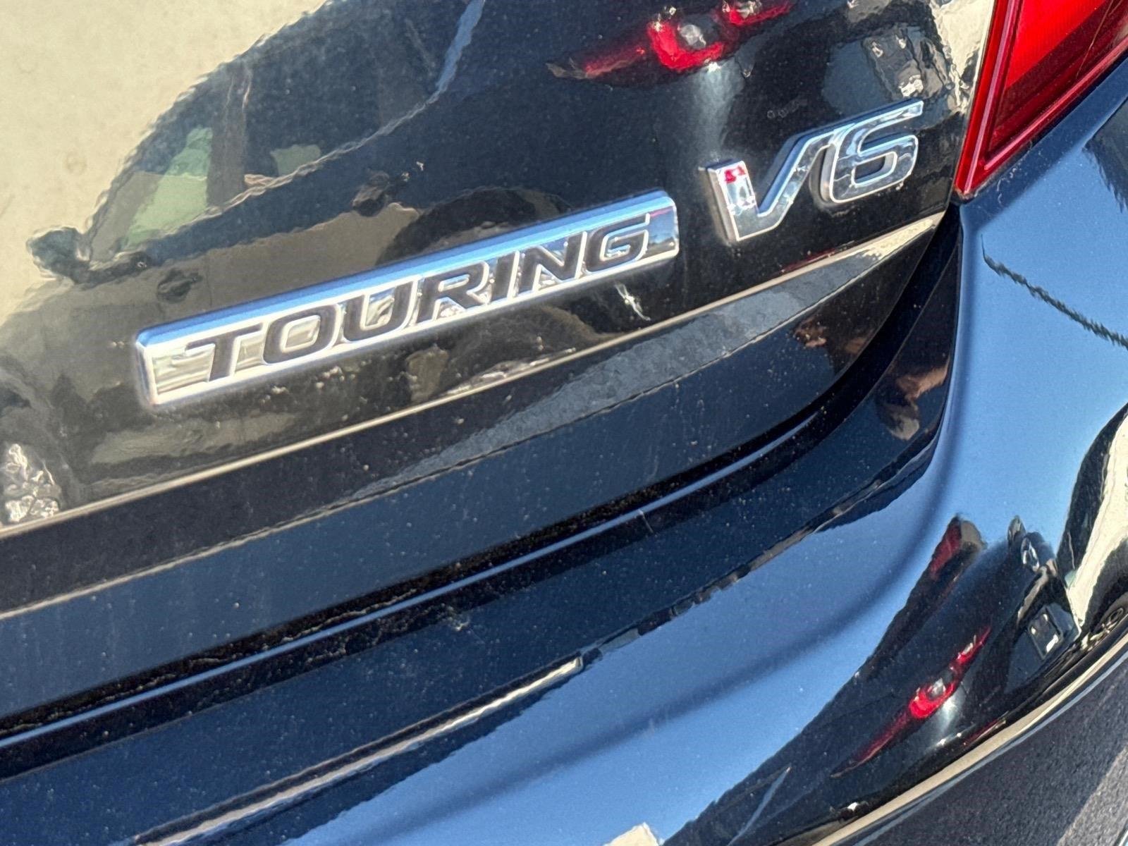 Used 2017 Crystal Black Pearl Honda Touring image 15